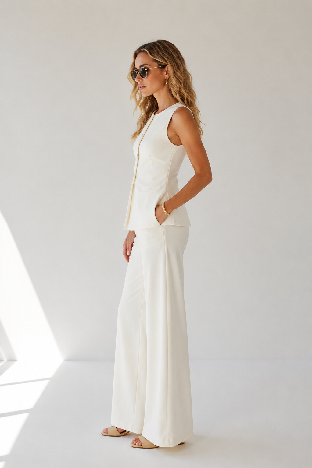 Women's Textured Fabric Set | Chic Sleeveless Top and Wide-Leg Pants